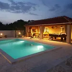 In With Private Pool Pridraga
