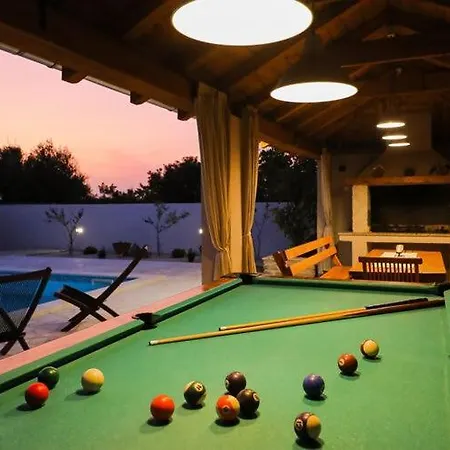Villa In With Private Pool Pridraga