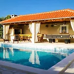 In With Private Pool Pridraga