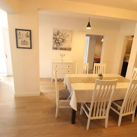 Villa In With Swimming Pool And 5-person Jacuzzi Pridraga