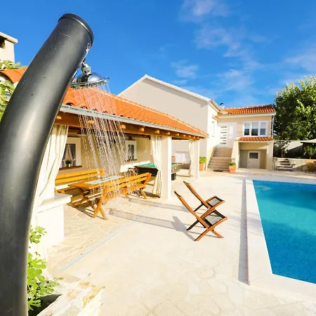 In With Private Pool Pridraga