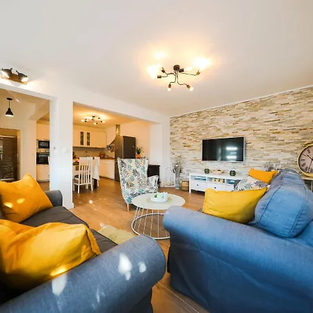 In With Swimming Pool And 5-person Jacuzzi *