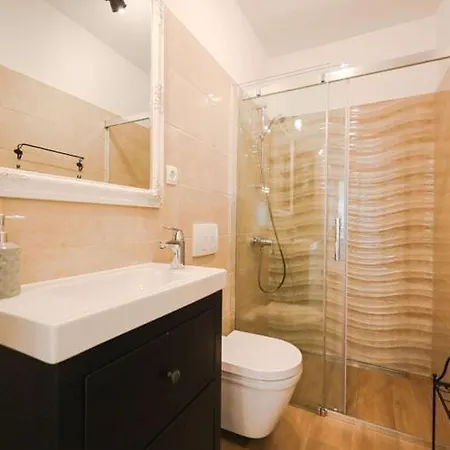 In With Swimming Pool And 5-person Jacuzzi Villa