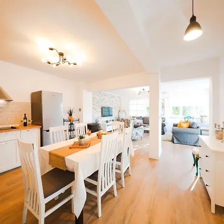 In With Swimming Pool And 5-person Jacuzzi * Pridraga