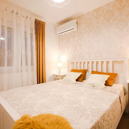 Villa In With Swimming Pool And 5-person Jacuzzi Pridraga