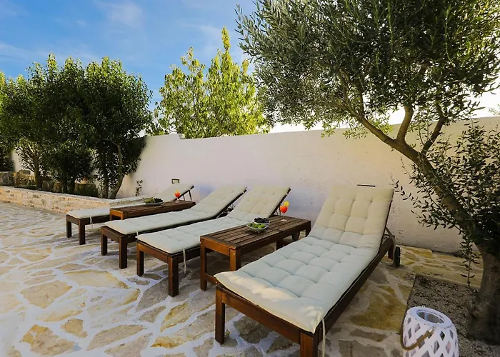 Вилла In With Private Pool Pridraga