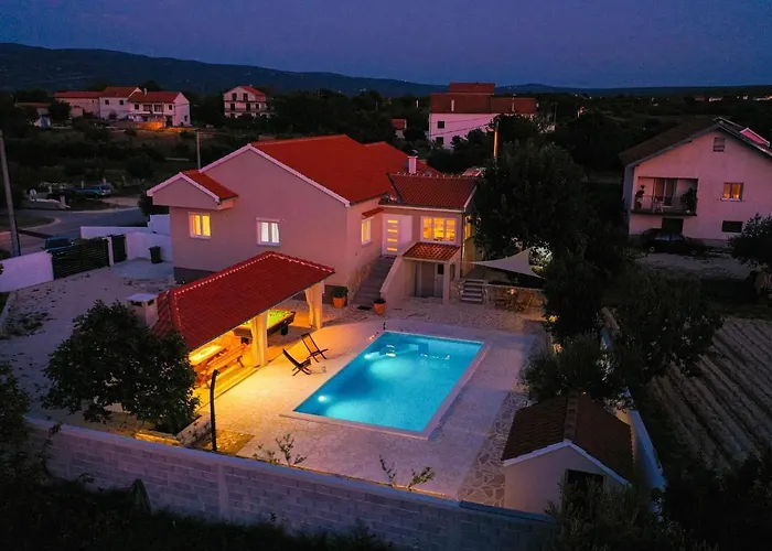 Вилла In With Private Pool *