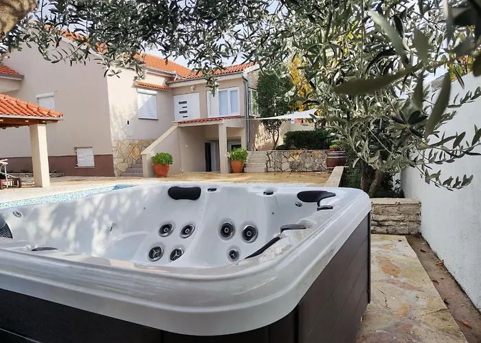 Вилла In With Private Pool *
