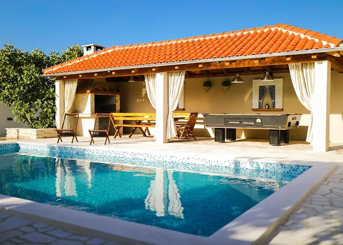 In With Private Pool Pridraga