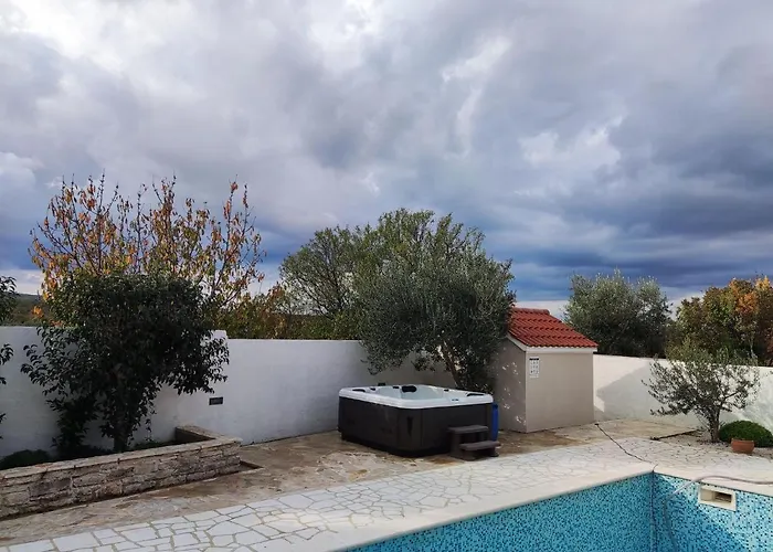 In With Private Pool *