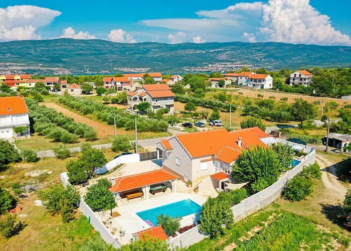 In With Private Pool Вилла Pridraga