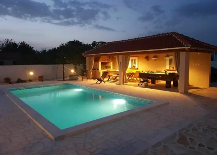 In With Private Pool Pridraga
