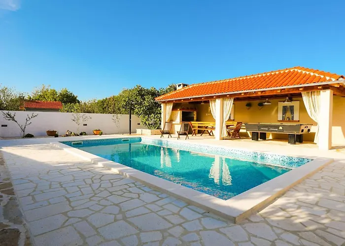 In With Private Pool Вилла