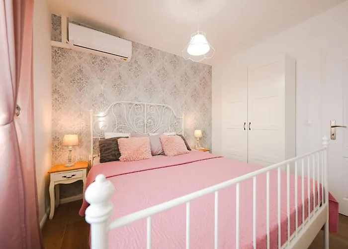 Вилла In With Private Pool Pridraga
